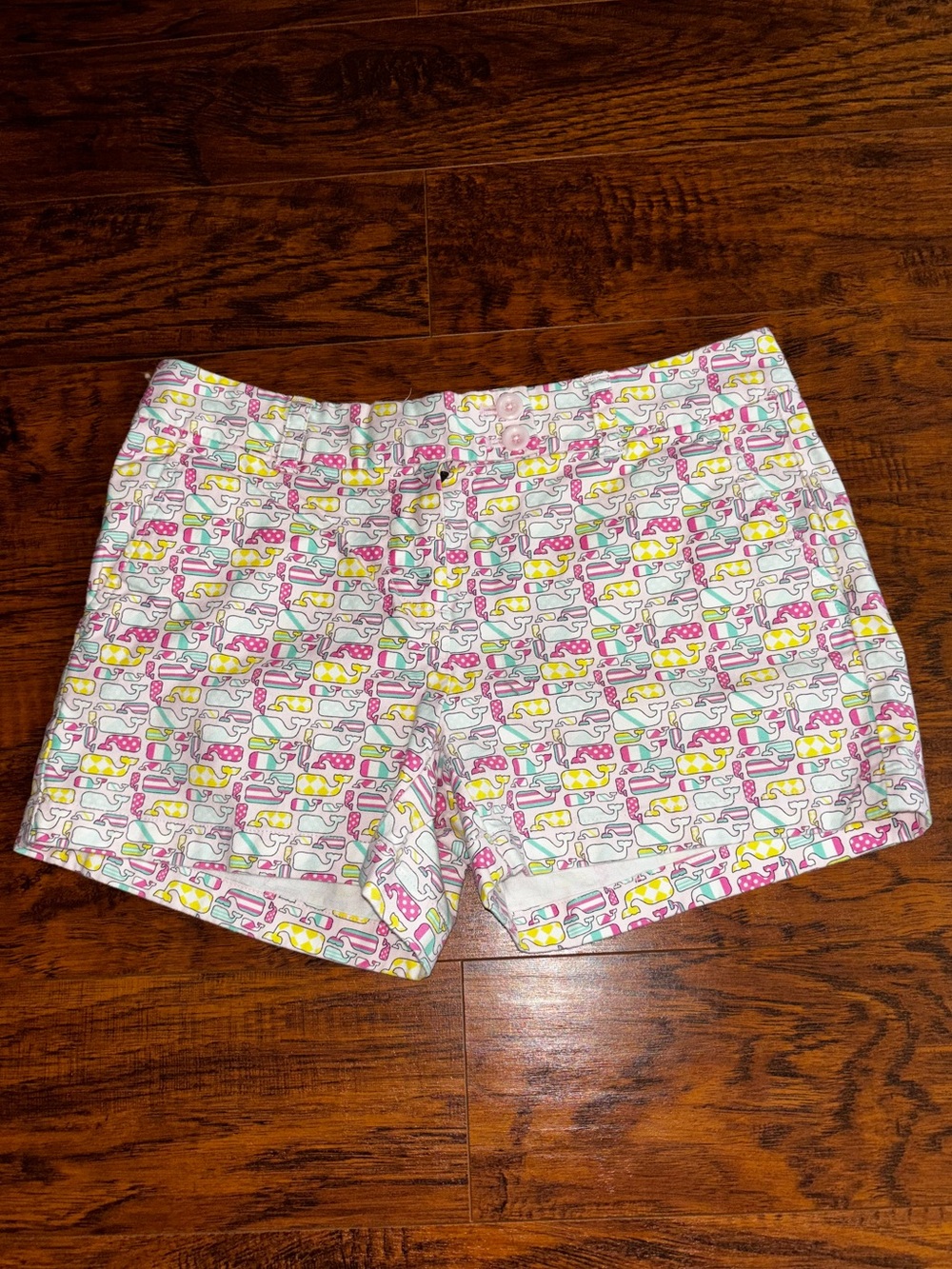 Vineyard Vines for Kentucky Derby Shorts Pastel Whale Print Pink Cotton Spandex